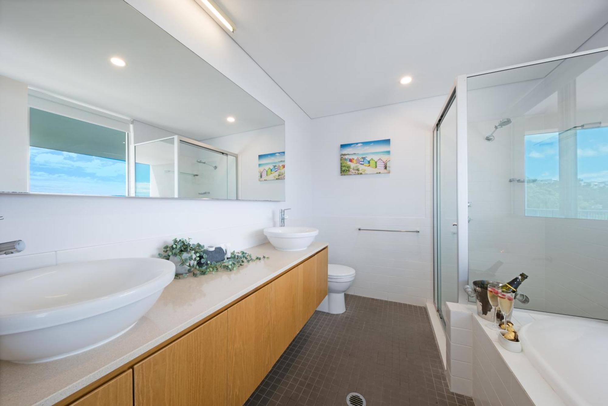 Sea Forever On Azure Seas - Airlie Beach Exterior foto